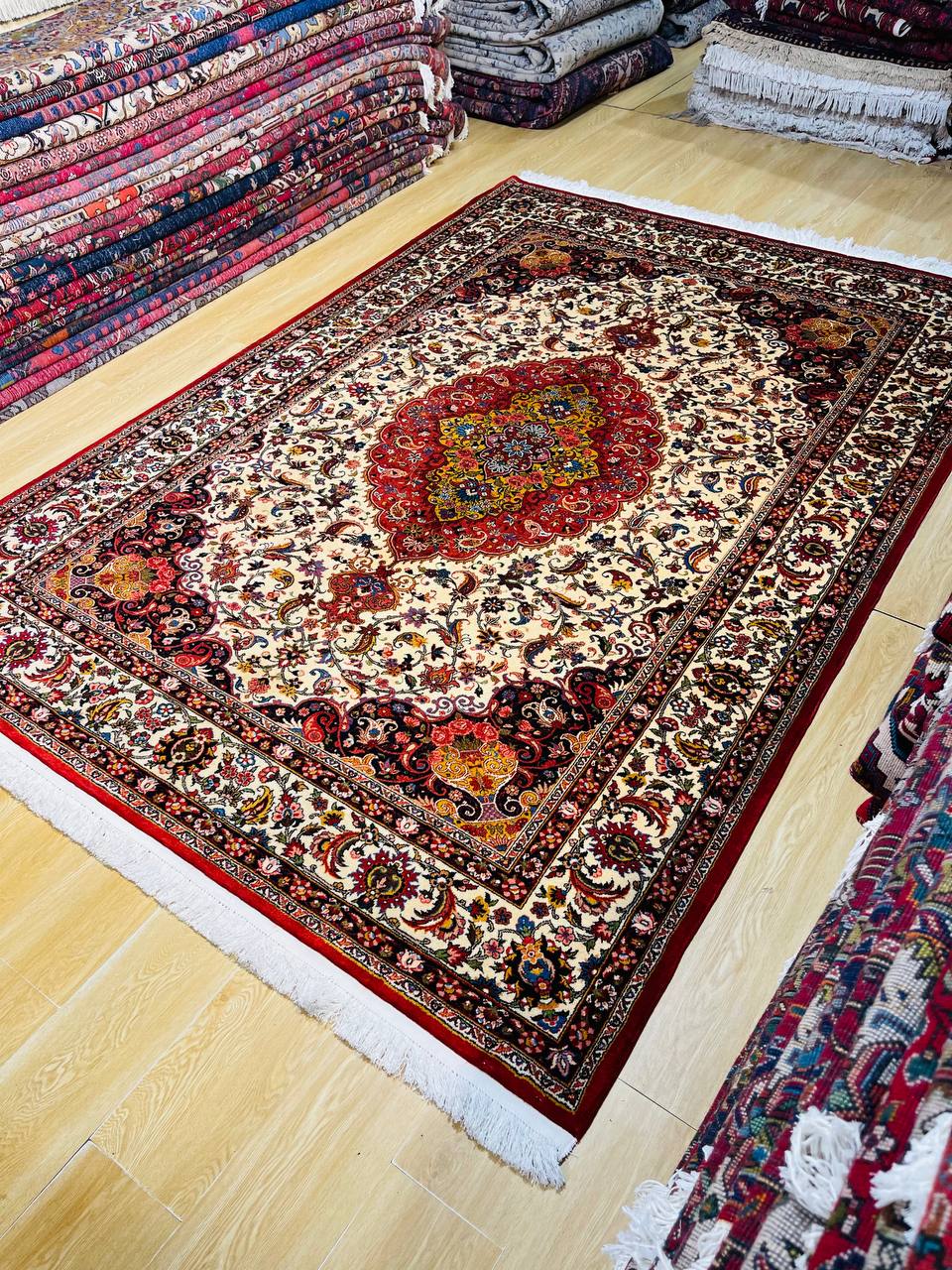 بهترین قالیشویی فردیس کرج نماد شستشوی باکیفیت فرش در کرج